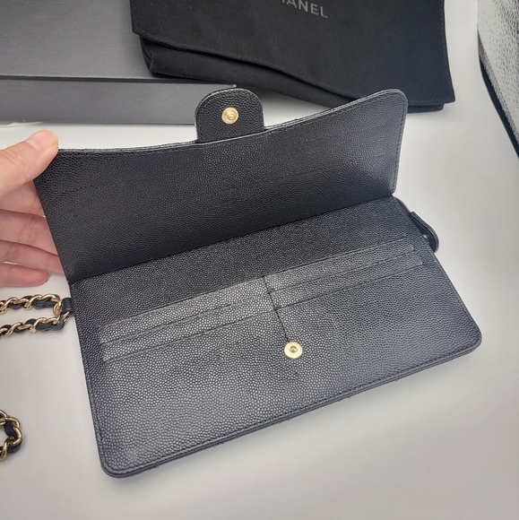 Authentic Chanel classic clutch with chain handle/wrislet - Picture 15 of 16